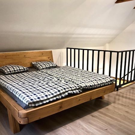 Mezonetovy Apartman S Terasou Na Samote V Lese Vlkava Bagian luar foto