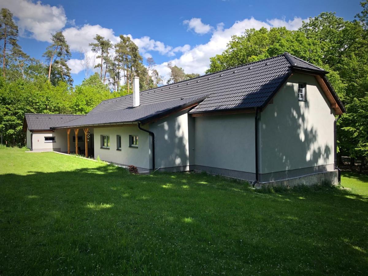 Mezonetovy Apartman S Terasou Na Samote V Lese Vlkava Bagian luar foto