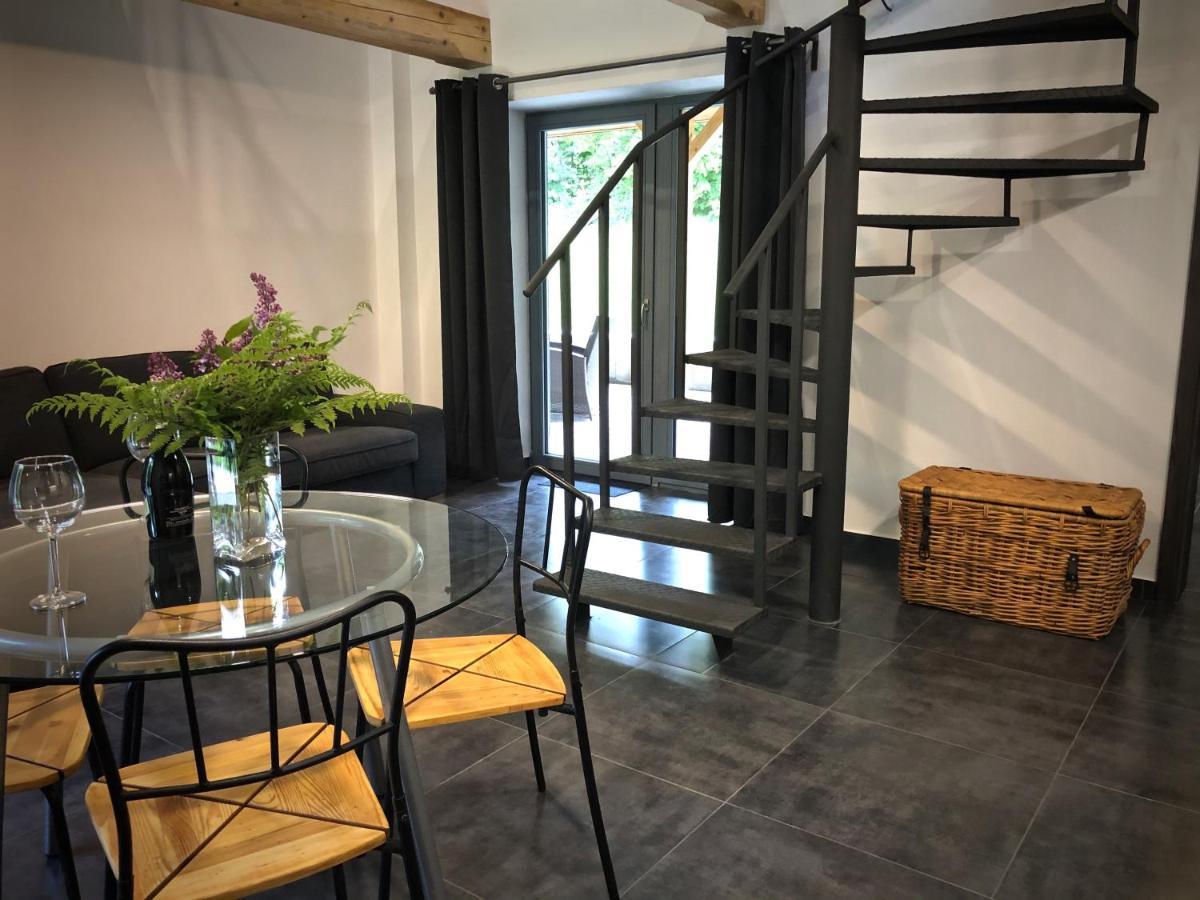 Mezonetovy Apartman S Terasou Na Samote V Lese Vlkava Bagian luar foto