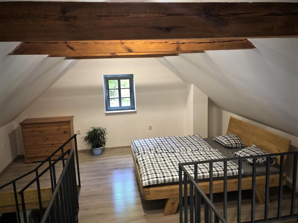 Mezonetovy Apartman S Terasou Na Samote V Lese Vlkava Bagian luar foto