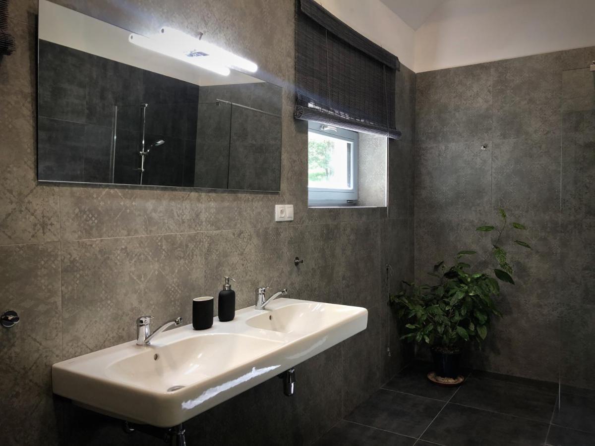 Mezonetovy Apartman S Terasou Na Samote V Lese Vlkava Bagian luar foto