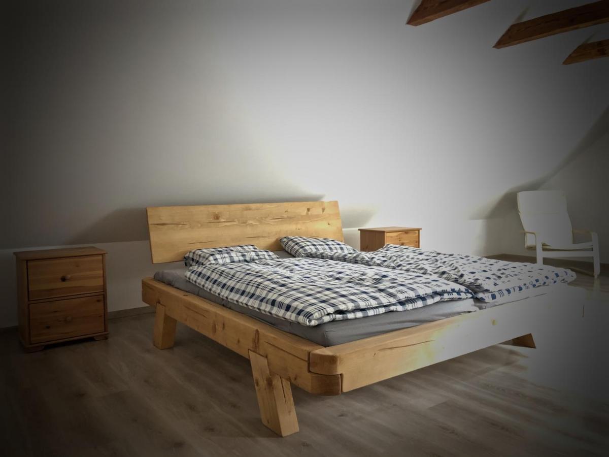 Mezonetovy Apartman S Terasou Na Samote V Lese Vlkava Bagian luar foto
