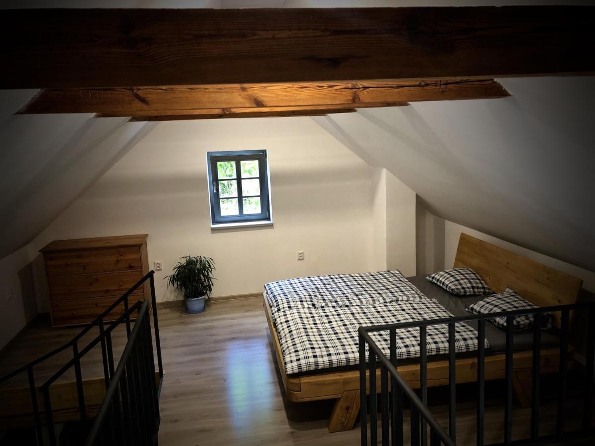 Mezonetovy Apartman S Terasou Na Samote V Lese Vlkava Bagian luar foto