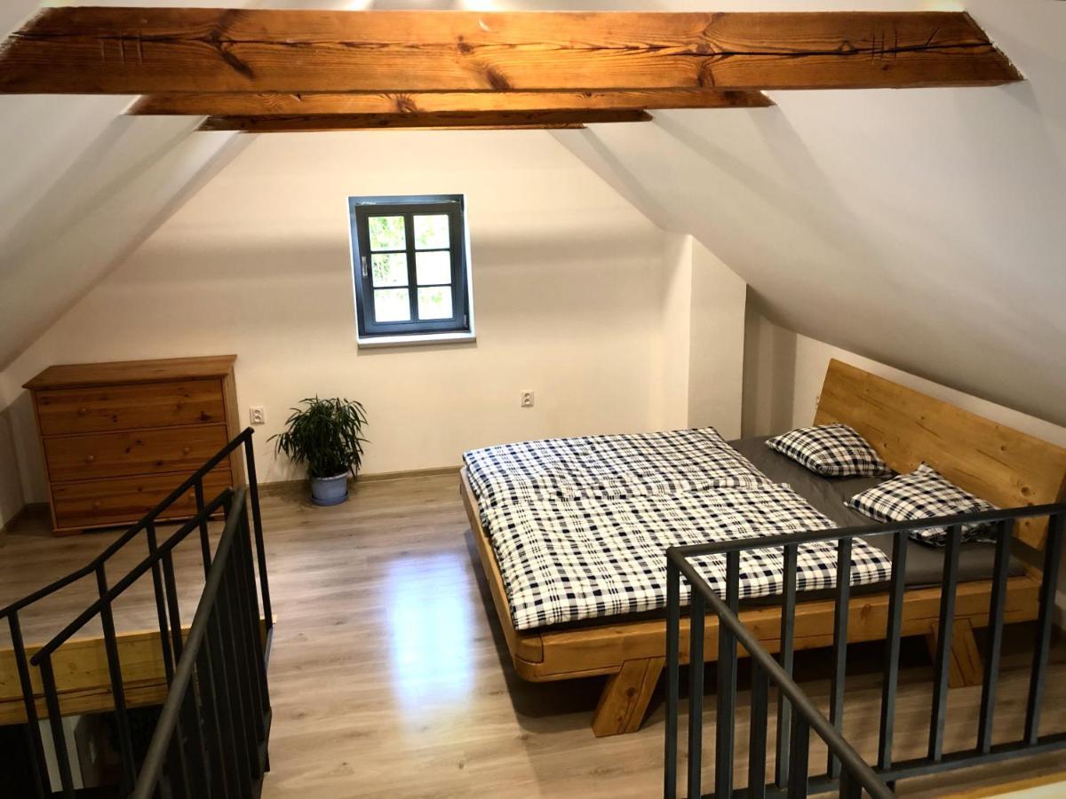 Mezonetovy Apartman S Terasou Na Samote V Lese Vlkava Bagian luar foto