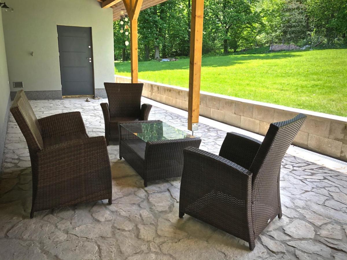 Mezonetovy Apartman S Terasou Na Samote V Lese Vlkava Bagian luar foto
